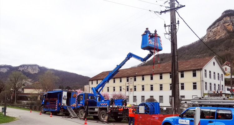 LES AGENTS DE MAINTENANCE DES LIGNES ÉLECTRIQUES ADOPTENT TOUS VOKKERO !